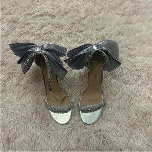 Chase + Chloe Metallic Silver Heels with Charcoal Bow
